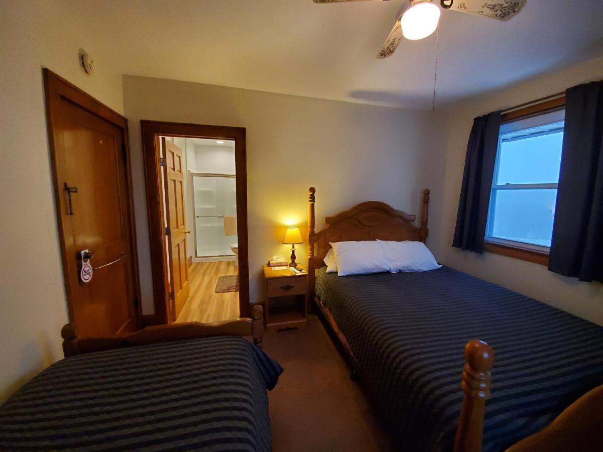Lakewood Lodge & Restaurant Extérieur photo